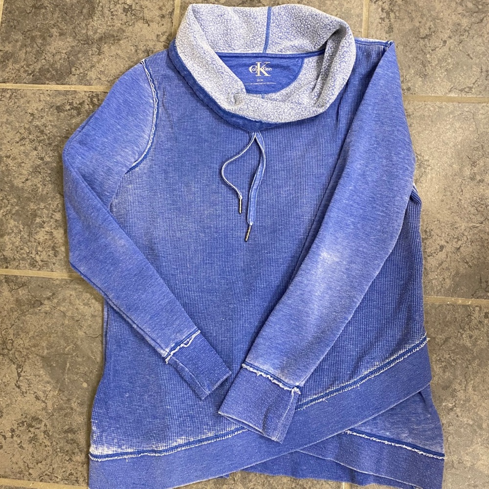 Women’s sweatshirt